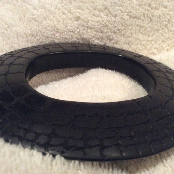 Patricia Von Musulin ebony carved alligator bangle bracelet beautiful - Picture 2 of 4